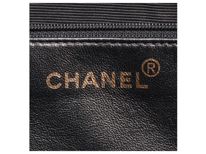 Bolso Tote Chanel Matelassé Plat Negro - vista 4