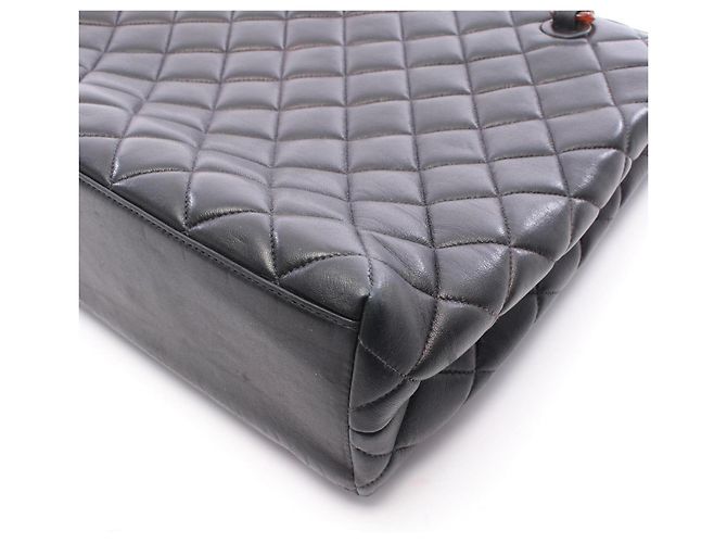 Bolso Tote Chanel Matelassé Plat Negro - vista 6