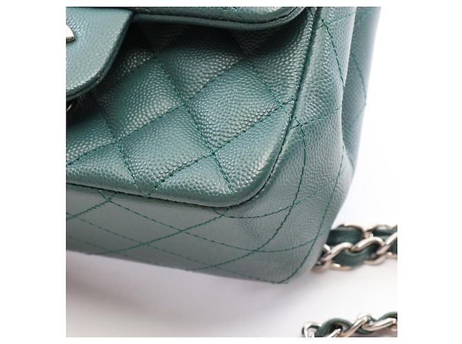 Borsa a tracolla Chanel Mini Matelassé in Verde - vista 10