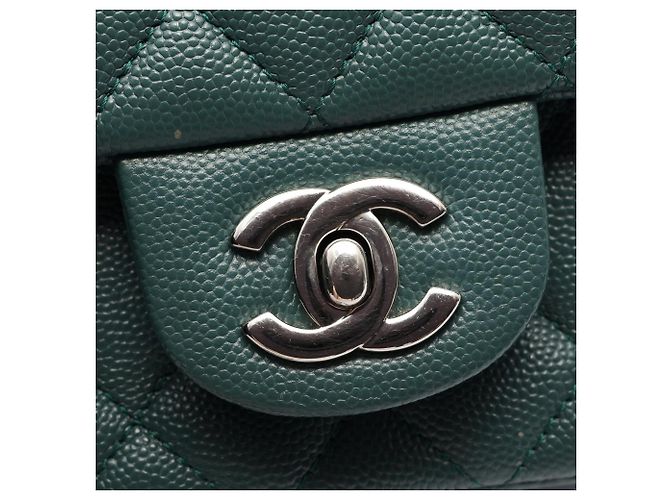 Borsa a tracolla Chanel Mini Matelassé in Verde - vista 7