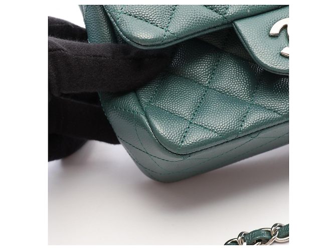 Borsa a tracolla Chanel Mini Matelassé in Verde - vista 9