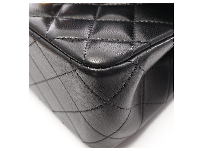 Bolso de hombro Chanel Mini Matelassé Negro - vue 6