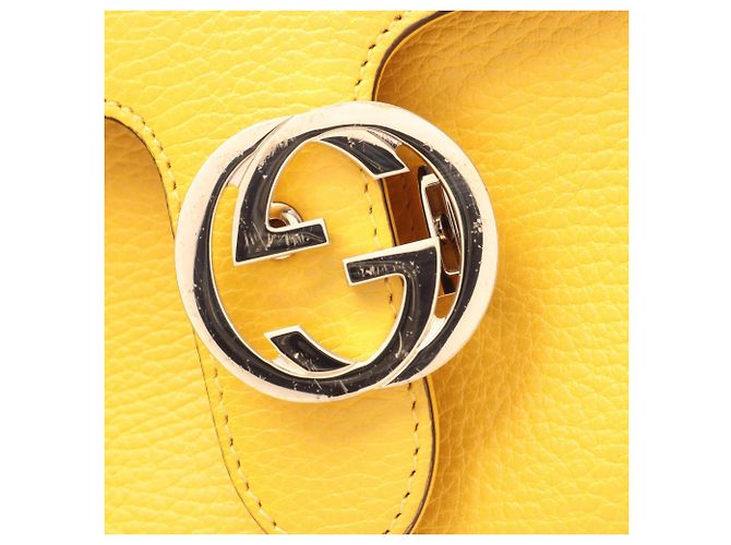 mala de mão 2-Way Gucci Interlocking G em couro amarelo - vista 5