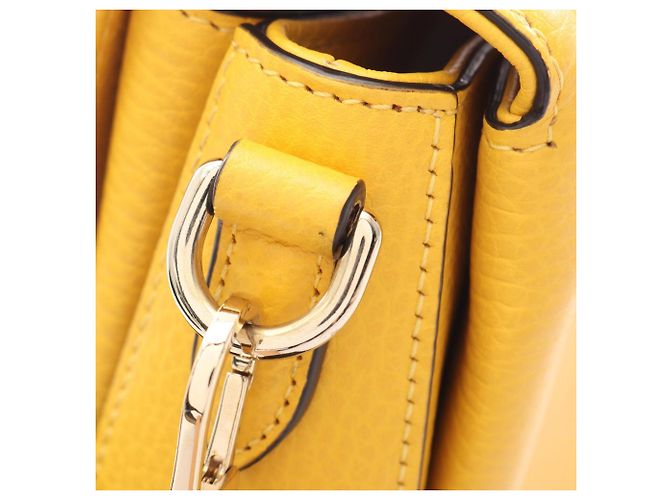 mala de mão 2-Way Gucci Interlocking G em couro amarelo - vista 9