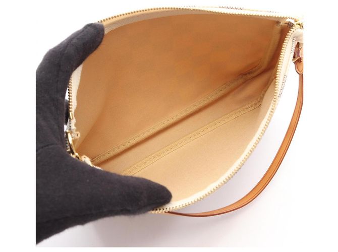 Borsa Louis Vuitton Pochette Accessoires Bianco - vista 3