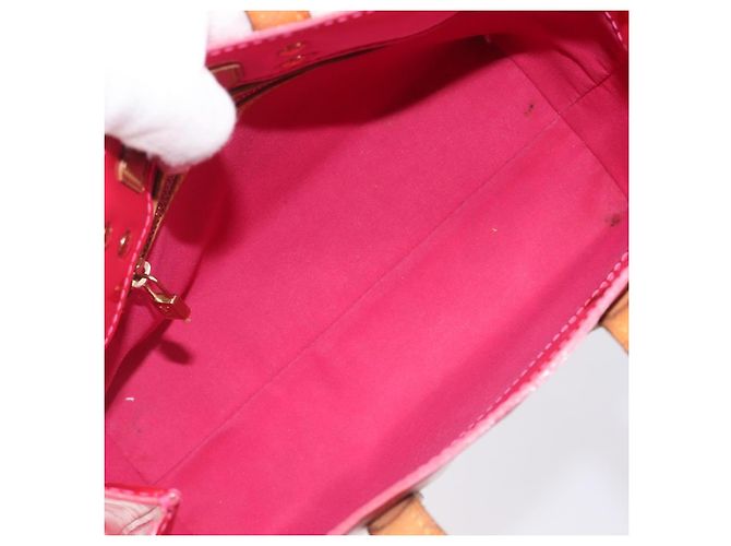 Louis Vuitton Reade Monogram Vernis PM Rose - vue 5