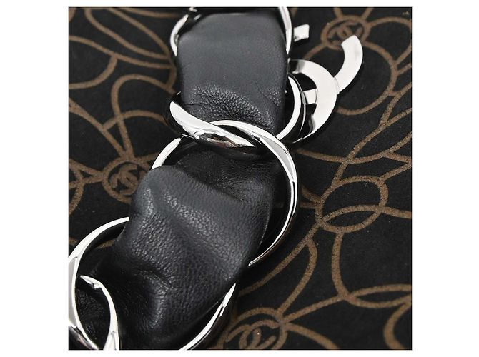 Chanel Camellia Chain Embossed Suede Medium Preto - vista 6