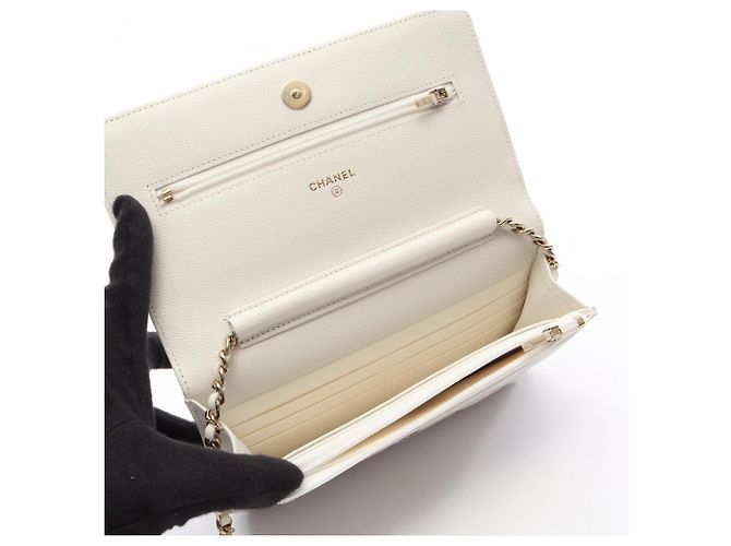 Borsa a tracolla Chanel Matelassé White Bianco - vista 3