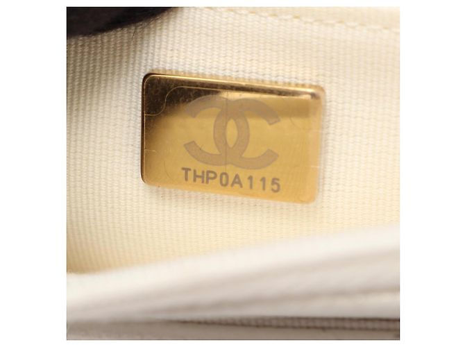 Borsa a tracolla Chanel Matelassé White Bianco - vista 5