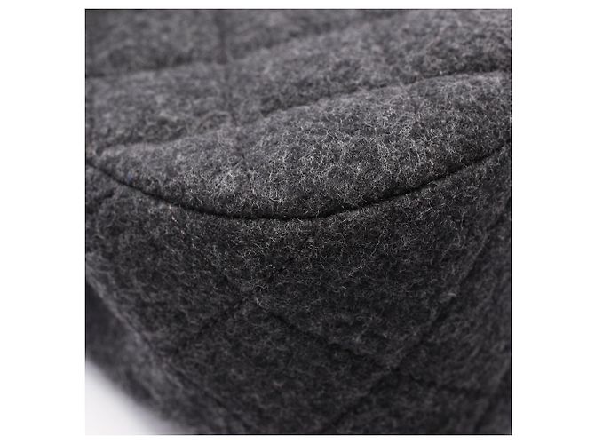 Bolsa de Ombro Chanel Matelassé em Feltro Cinza Marrom - vista 7