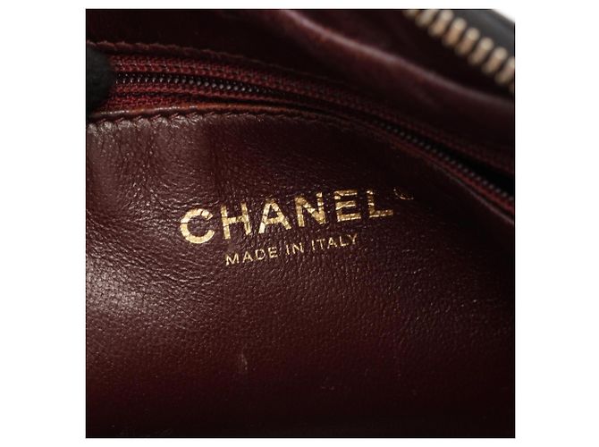 Chanel Matelassé Schultertasche aus schwarzem Lammleder - Ansicht 4