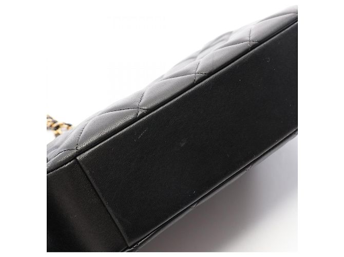 Chanel Matelassé Schultertasche aus schwarzem Lammleder - Ansicht 8