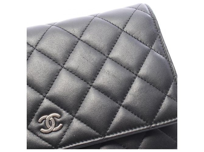 Chanel Matelassé Schultertasche aus schwarzem Lammleder - Ansicht 9