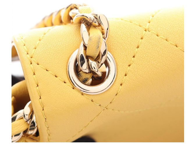 Bolso de hombro Chanel Matelassé Amarillo - vista 9