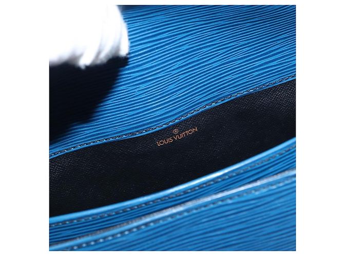 Louis Vuitton Cartouchiere Epi Leather MM Azul - vista 6