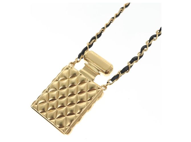 Pendentif chaîne longue en métal Chanel CC en forme de flacon de parfum avec cuir, cristaux et fausses perles Doré - vue 4