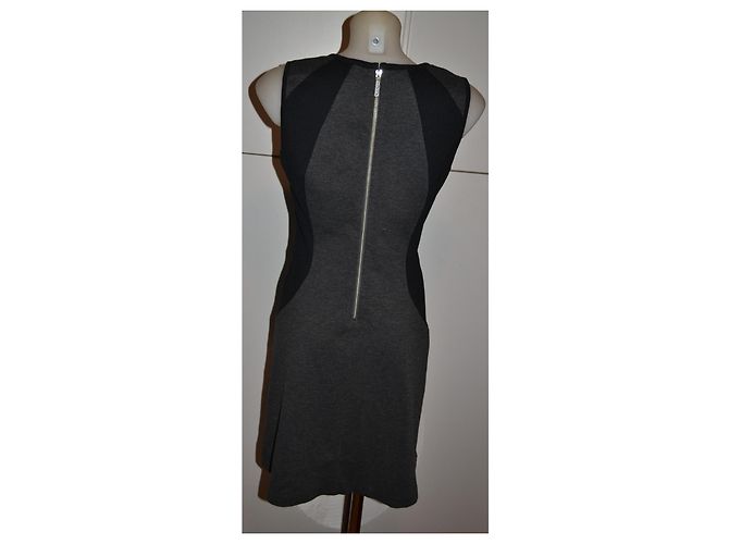 Vestido mini em jersey Michael Kors cinza e preto - vista 5