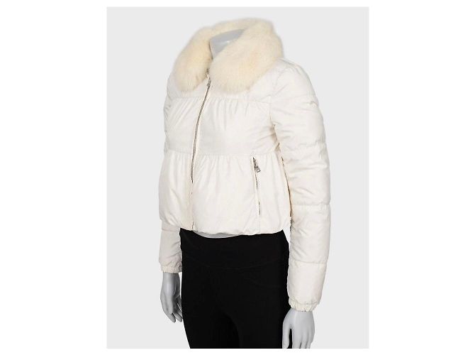 Prada Kurze Daunenjacke mit weißem Fuchsfellbesatz S gebraucht - Ansicht 2