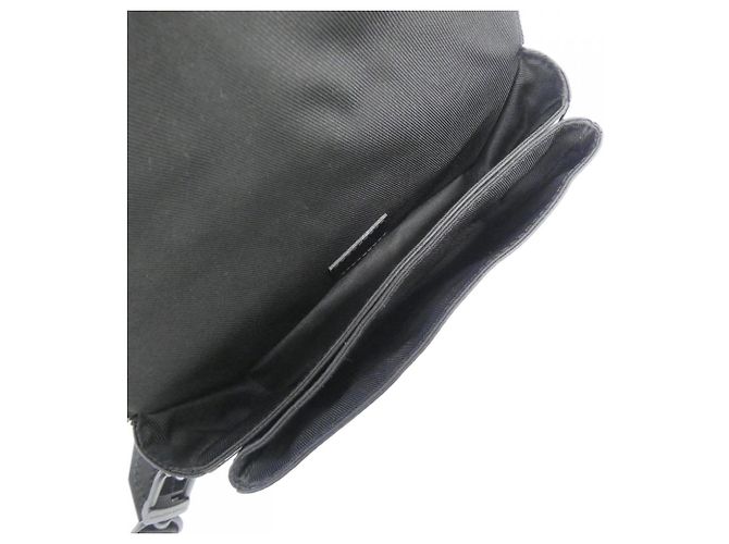 Louis Vuitton Monogram Eclipse Montsouris Wearable Wallet Negro Monograma - vista 6