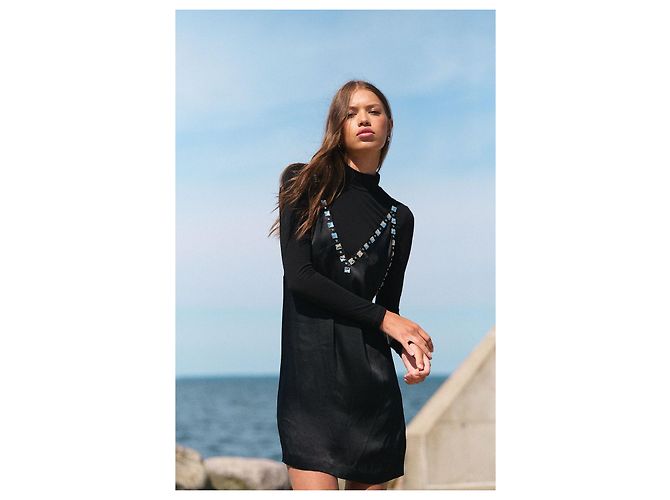 Maje schwarzes verziertes Slip-Kleid mit Mock-Neck-Top - Ansicht 5