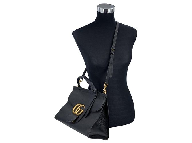 Gucci GG Marmont Schultertasche mit Henkel aus schwarzem genarbtem Leder - Ansicht 7