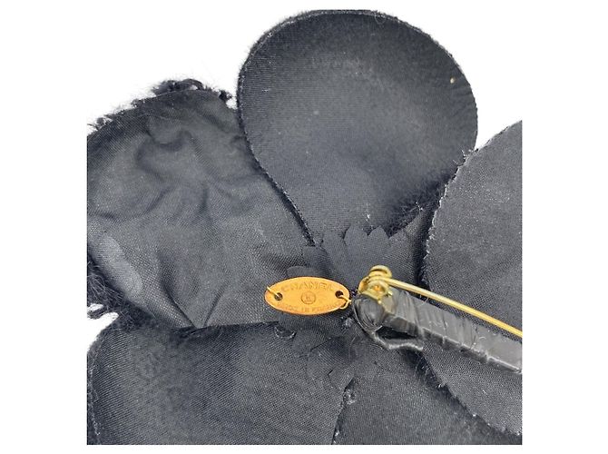 Chanel Vintage Brosche aus schwarzer Wolle mit Kamelienblume - Ansicht 4