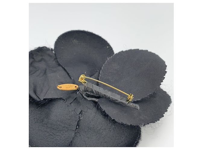 Chanel Vintage Brosche aus schwarzer Wolle mit Kamelienblume - Ansicht 7