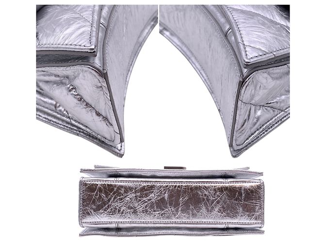 Hourglass Balenciaga Petit sac à épaule Crush en cuir matelassé argent métallisé Argenté - vue 4