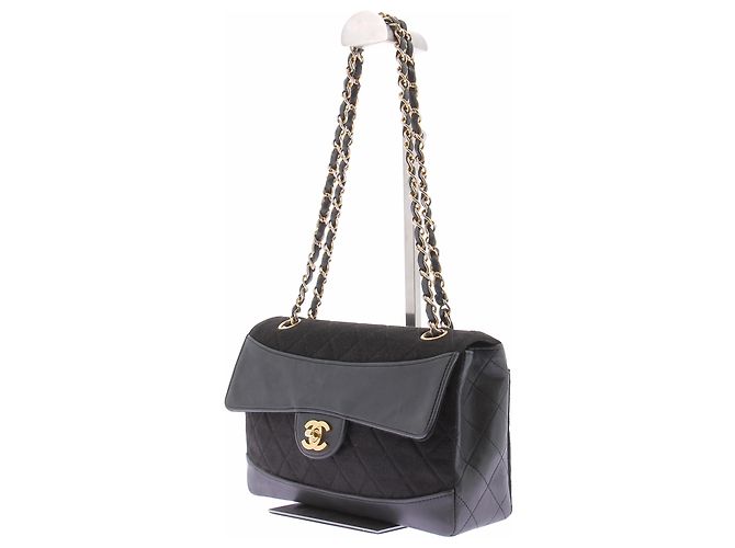 Chanel Schwarze Handtasche aus Leder und Stoff - Ansicht 2