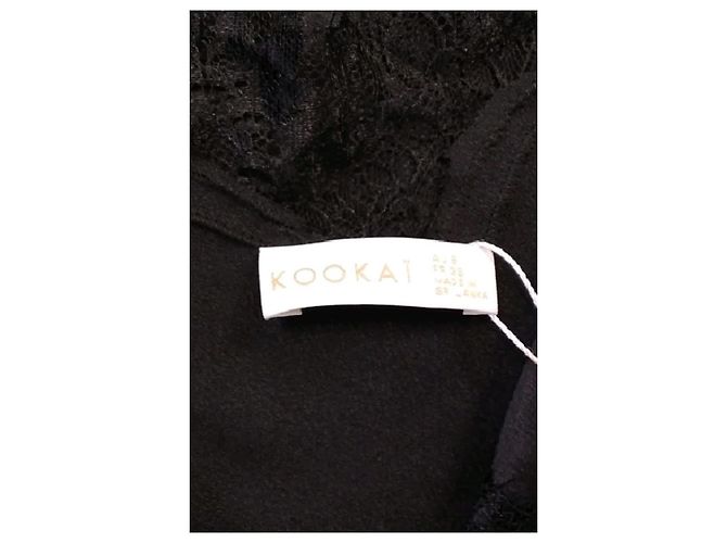 Top reto preto com acabamento em renda KOOKAÏ - vista 7