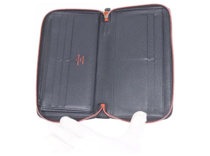 LOUIS VUITTON Ink Upside Down Zippy Organizer NM Wallet Navy M62931 - vista 9
