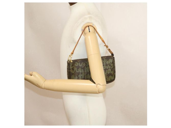 LOUIS VUITTON graffiti Pochette Accessoires Pouch Green M92191 LV - vista 21