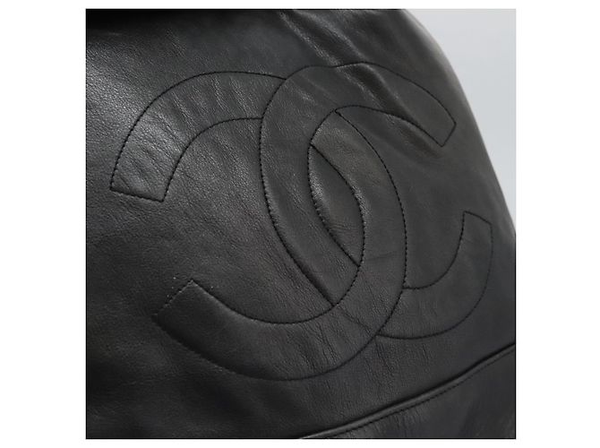 CHANEL Schultertasche aus Lammleder Schwarz CC - Ansicht 20