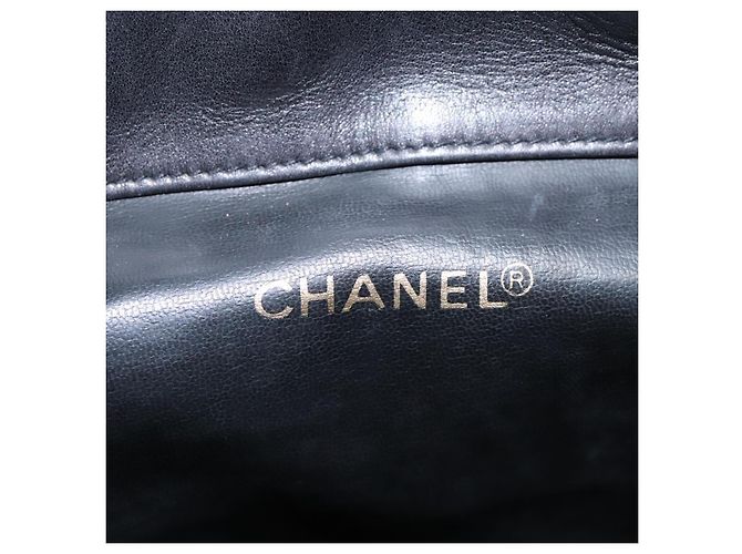CHANEL Schultertasche aus Lammleder Schwarz CC - Ansicht 22