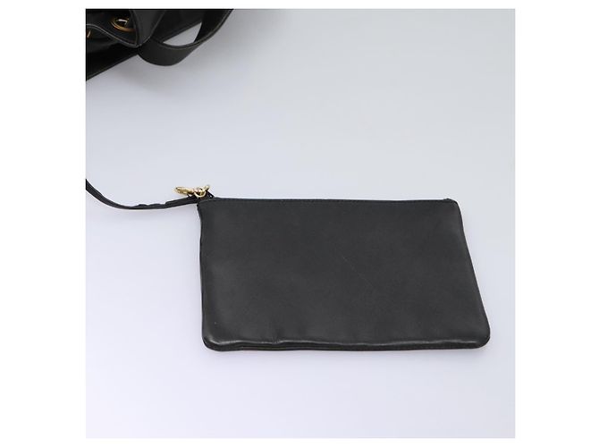 CHANEL Schultertasche aus Lammleder Schwarz CC - Ansicht 25