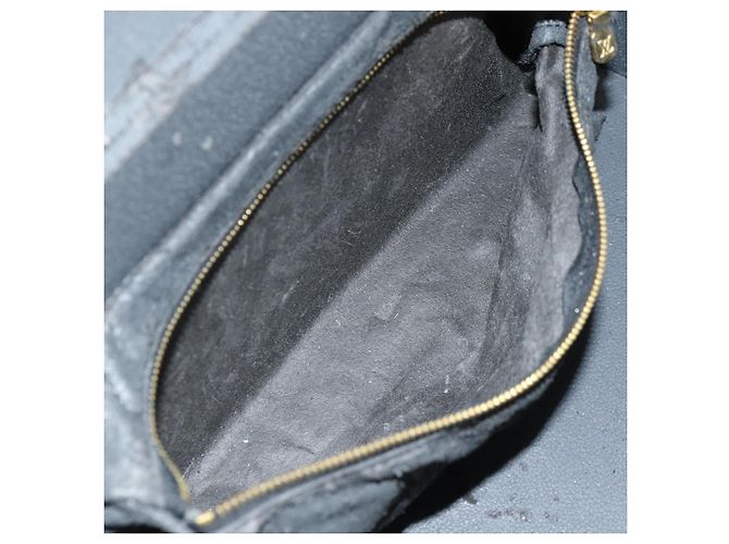 LOUIS VUITTON Vanity Epi Shoulder Bag Black LV - vista 33