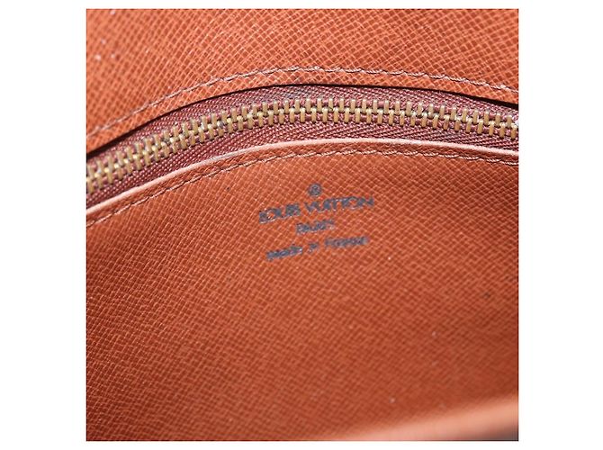 LOUIS VUITTON Monogram Bordeaux 27 Shoulder Bag M51797 LV - vue 29