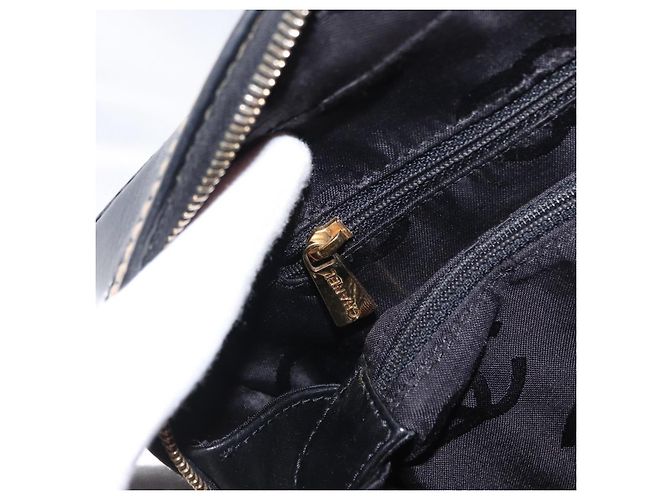 CHANEL Wild Stitch Hand Bag Cuero Negro Oro CC - vista 25