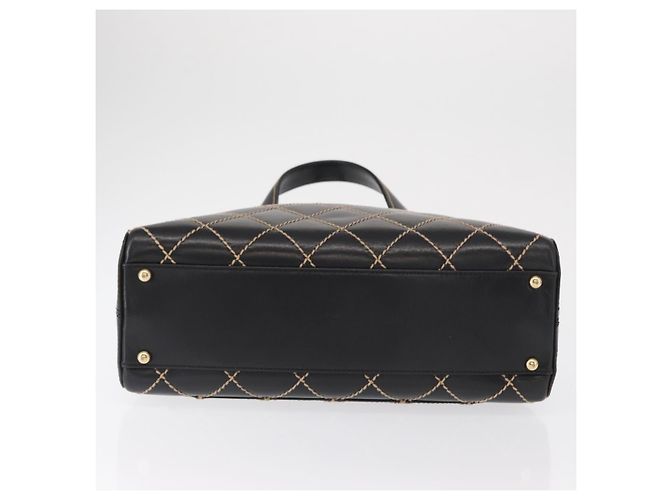 CHANEL Wild Stitch Hand Bag Cuero Negro Oro CC - vista 5