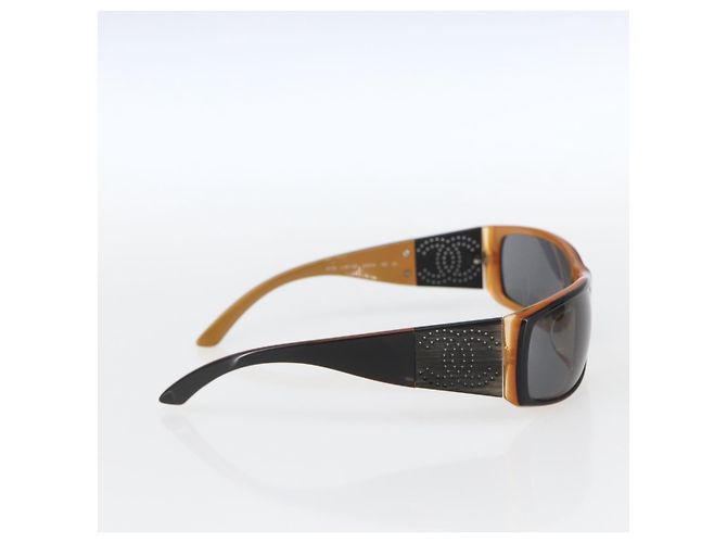 CHANEL Sunglasses plastic Brown CC - vista 4