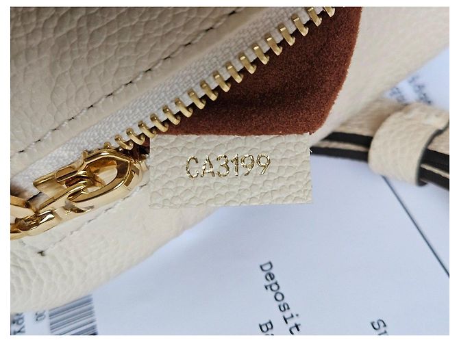 Bumbag Borsello da cintura Louis Vuitton Monogram cream Empreinte leather Beige - vista 15