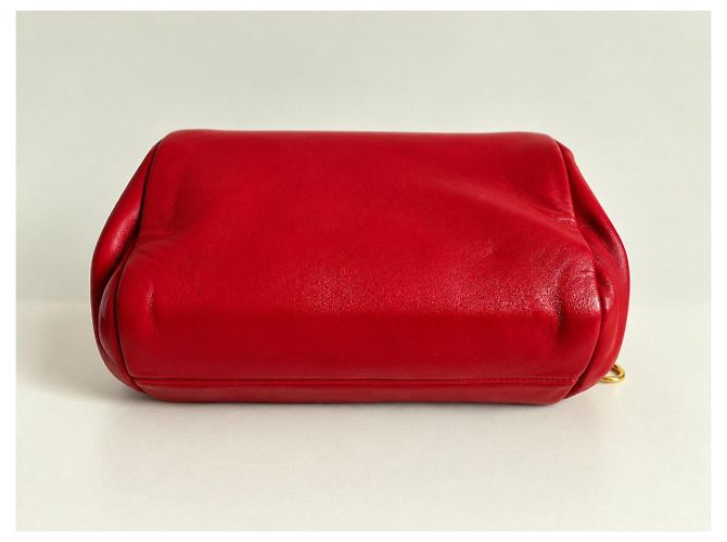 Borsa a tracolla Prada in pelle rossa con catena Tumulte Rosso - vista 2