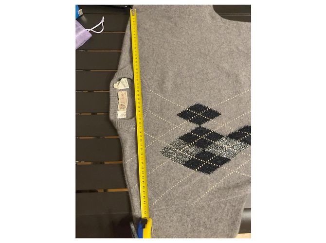 Gucci grauer Kaschmirpullover mit Rautenmuster - Ansicht 10