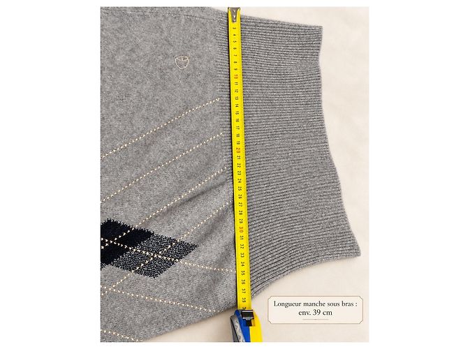 Gucci grauer Kaschmirpullover mit Rautenmuster - Ansicht 8