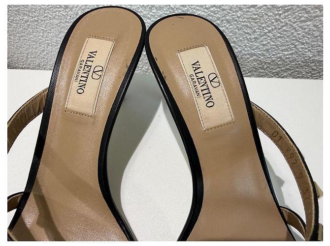 Valentino Garavani Mules Rockstud Pelle Nera Taglia 37 Nero Silver hardware - vista 5