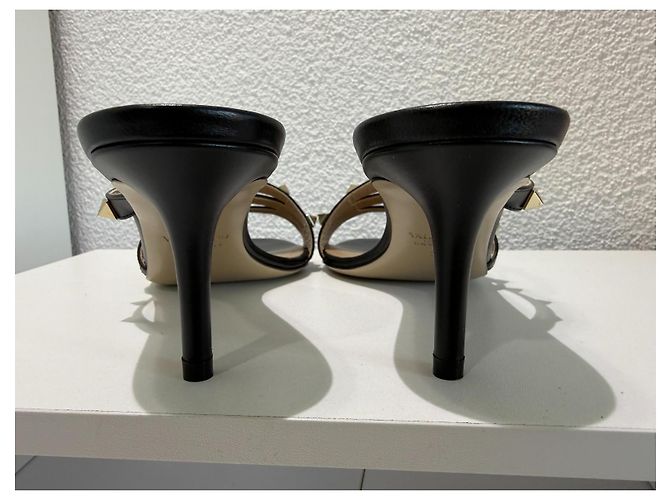 Valentino Garavani Mules Rockstud Pelle Nera Taglia 37 Nero Silver hardware - vista 9