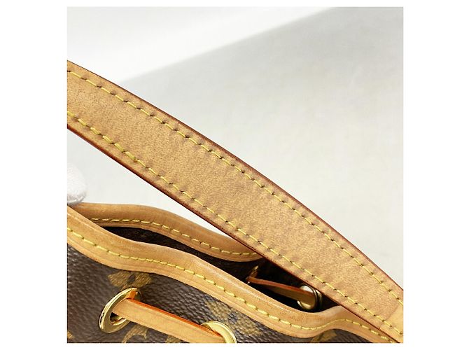 Borsa Louis Vuitton Monogram Nano Noe Marrone - vista 9