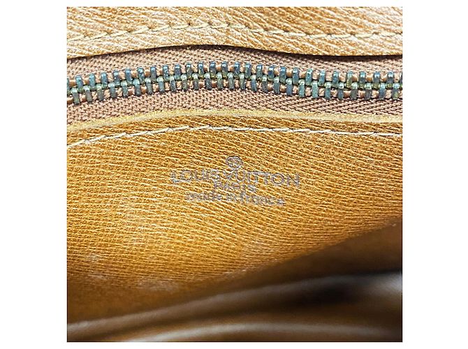 Borsa a tracolla Louis Vuitton Monogram Jeune Fille GM Marrone - vista 5