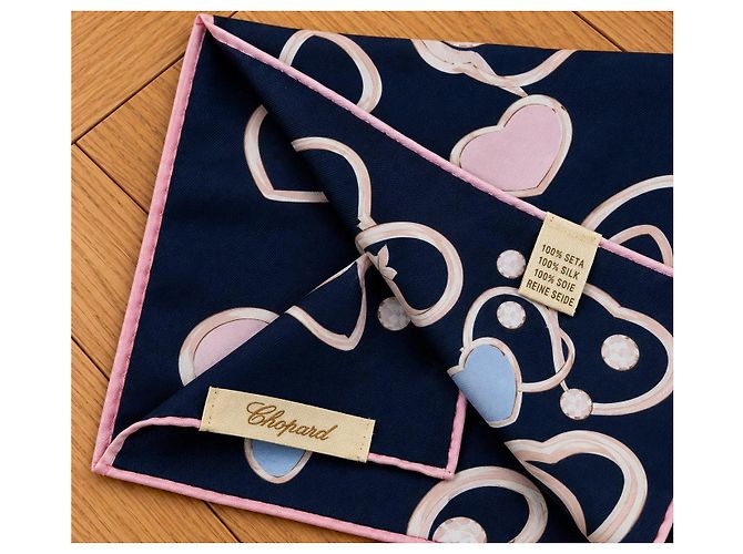 Chopard Seidentuch mit Herzmuster Pink Beige Hellblau Dunkelblau - Ansicht 3
