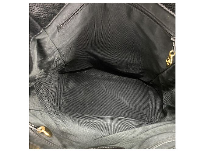 Chanel Triple Coco Schultertasche aus Kaviarleder Schwarz - Ansicht 4